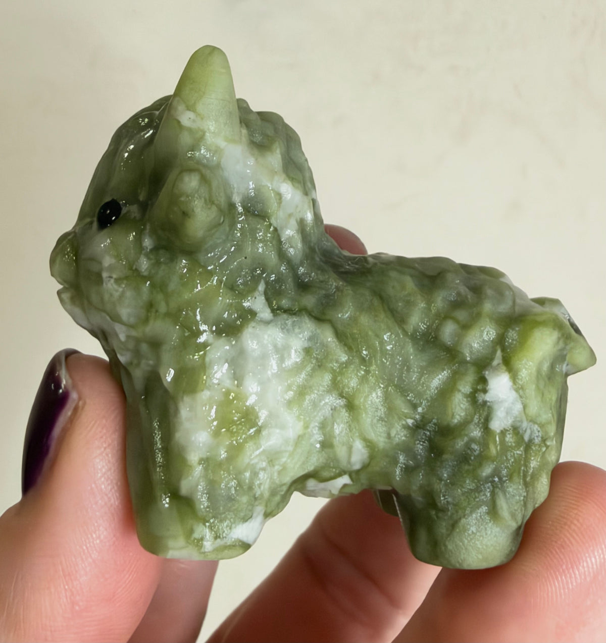 Highland Cow Green Serpentine Carving – 5–6 cm