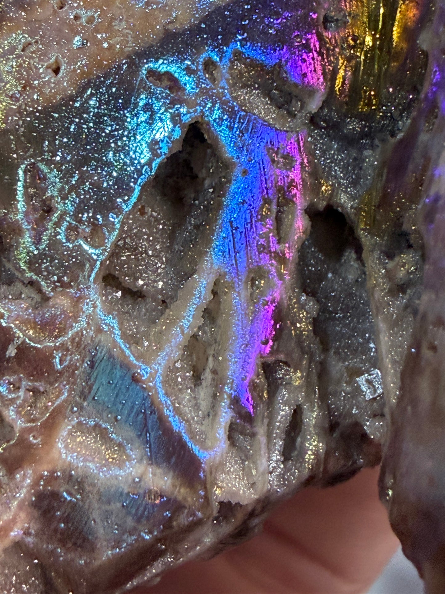 🌈 Aura Sphalerite Druzy Butterfly Carving E