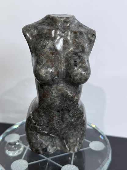 Yooperlite Goddess Torso – UV Reactive - 562g 12cm