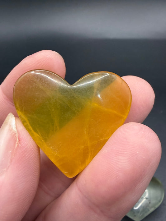 Fluorite Hearts assorted colours– 3cm