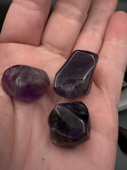 Medium Amethyst Tumbles