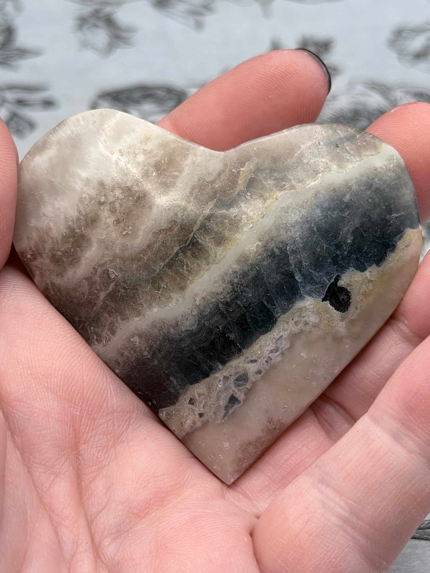 Fluorite in Matrix Heart – 100g | 6 x 5.6cm (UV Reactive) 💙✨