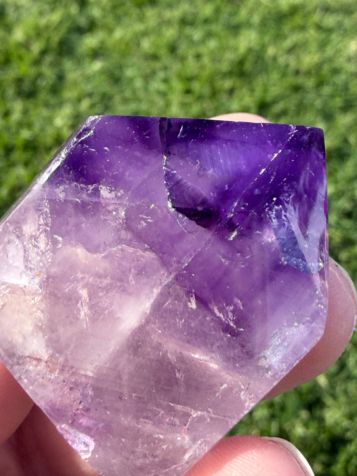 Amethyst Freeform (Deep Purple Tip) – 65g B