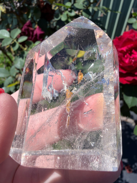 Clear Quartz Point with Iron Inclusions – 6.2 × 4.8 cm