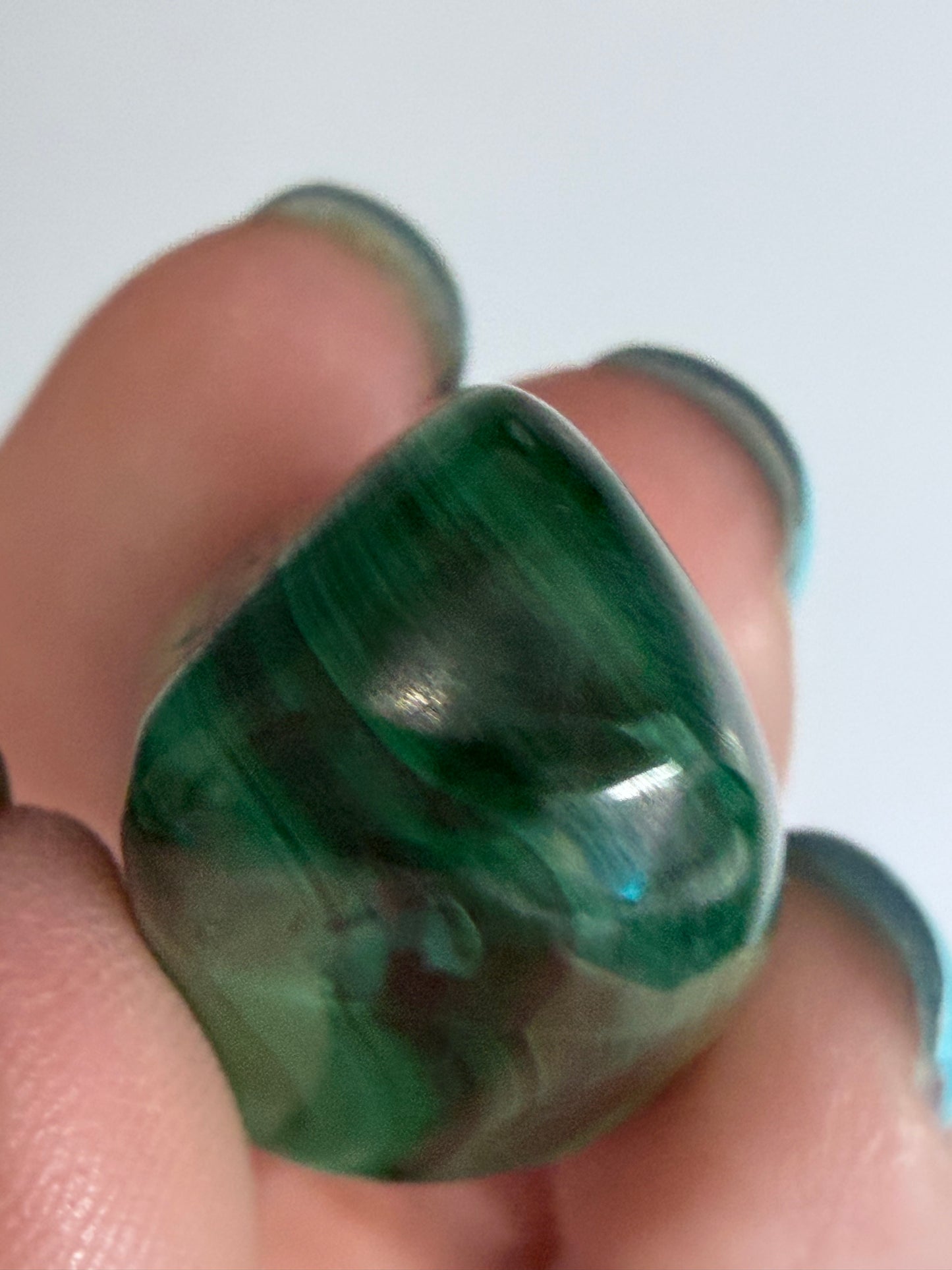 Malachite Tumble Stone – Soft Banded G -