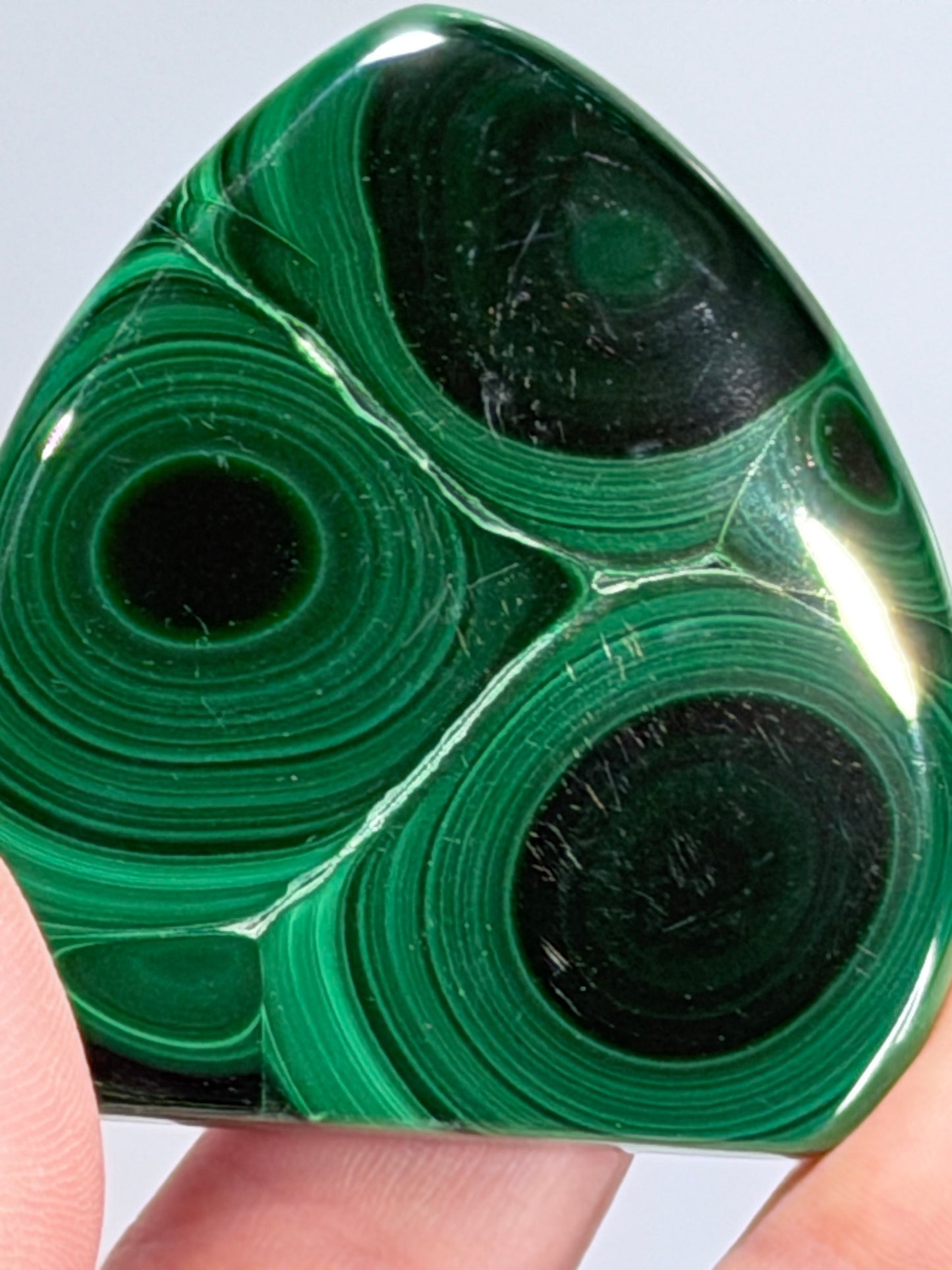 Malachite Freeform With Stand – 5.7cm (B)