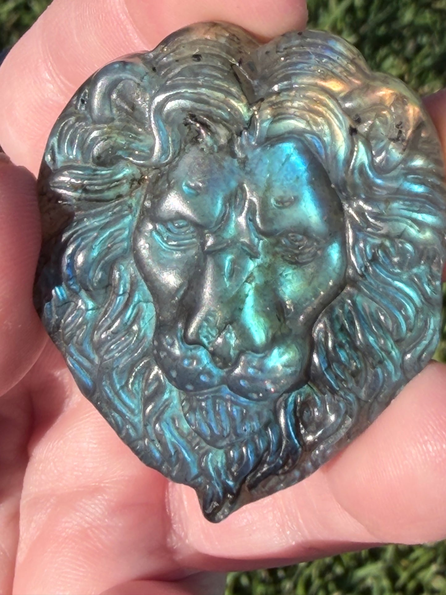 Labradorite Lion Face Carving – 5cm