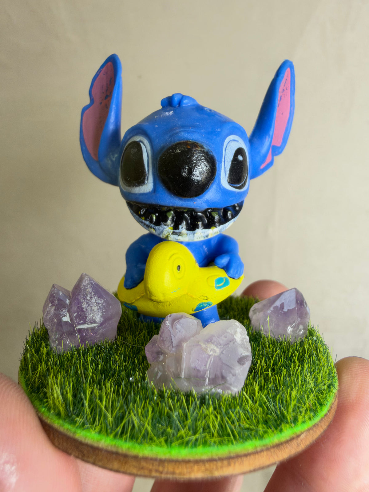 Stitch with Duck Float Amethyst Mini Crystal Garden – 6cm