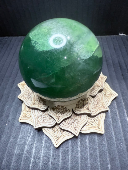Lotus wooden sphere Holder