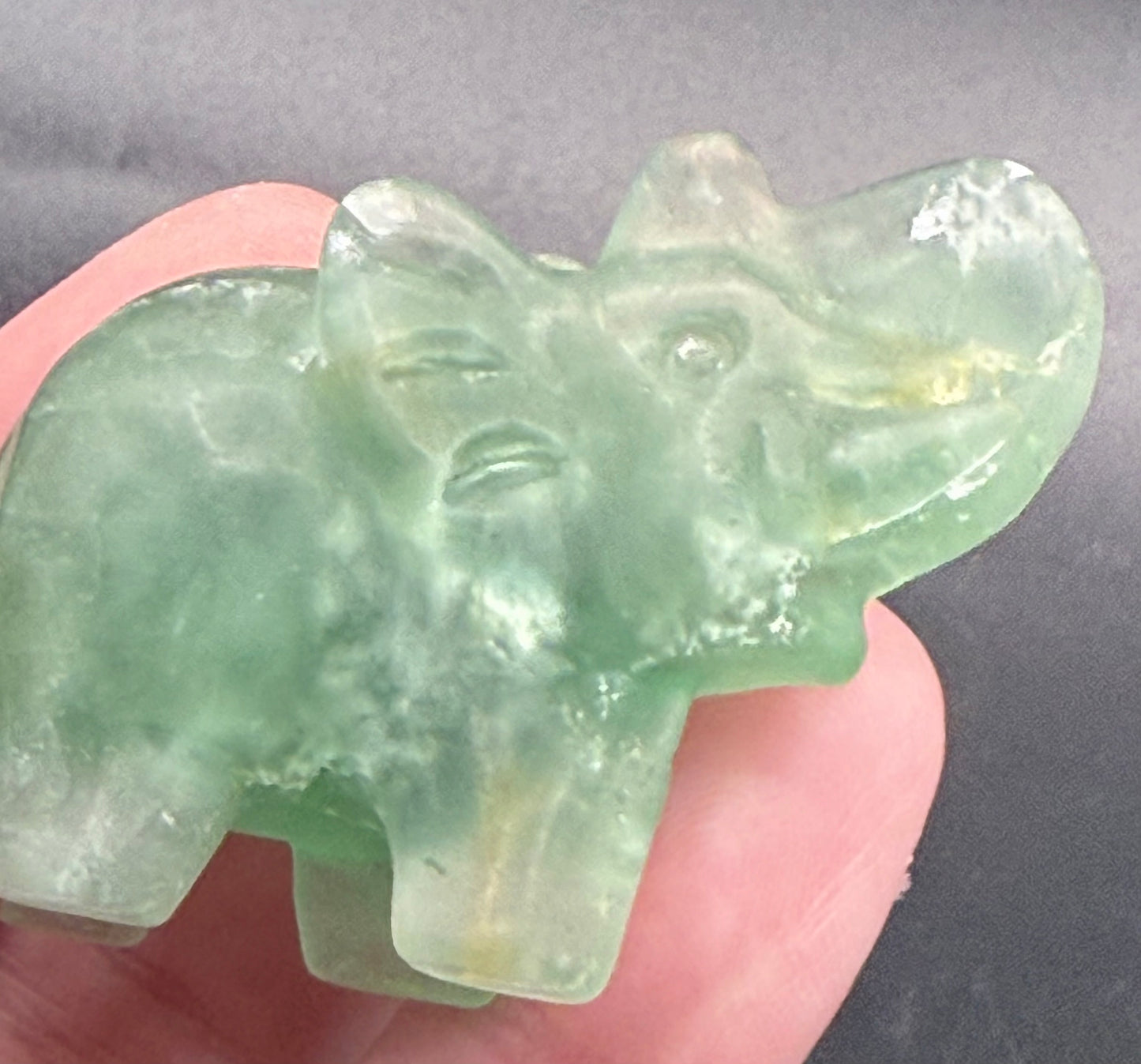 Green Fluorite Elephant – 5.3 × 3.8cm