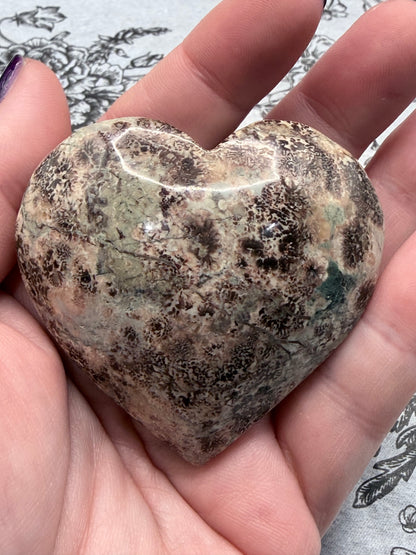 Green Flower Agate Chunky Heart – 117g (Self Standing)