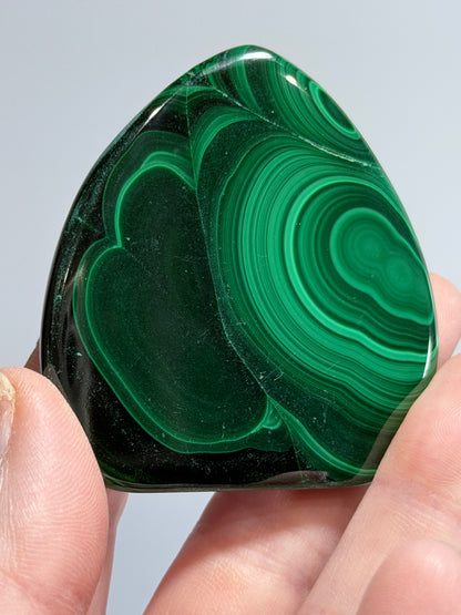 Malachite Freeform With Stand – 5.7cm (A)