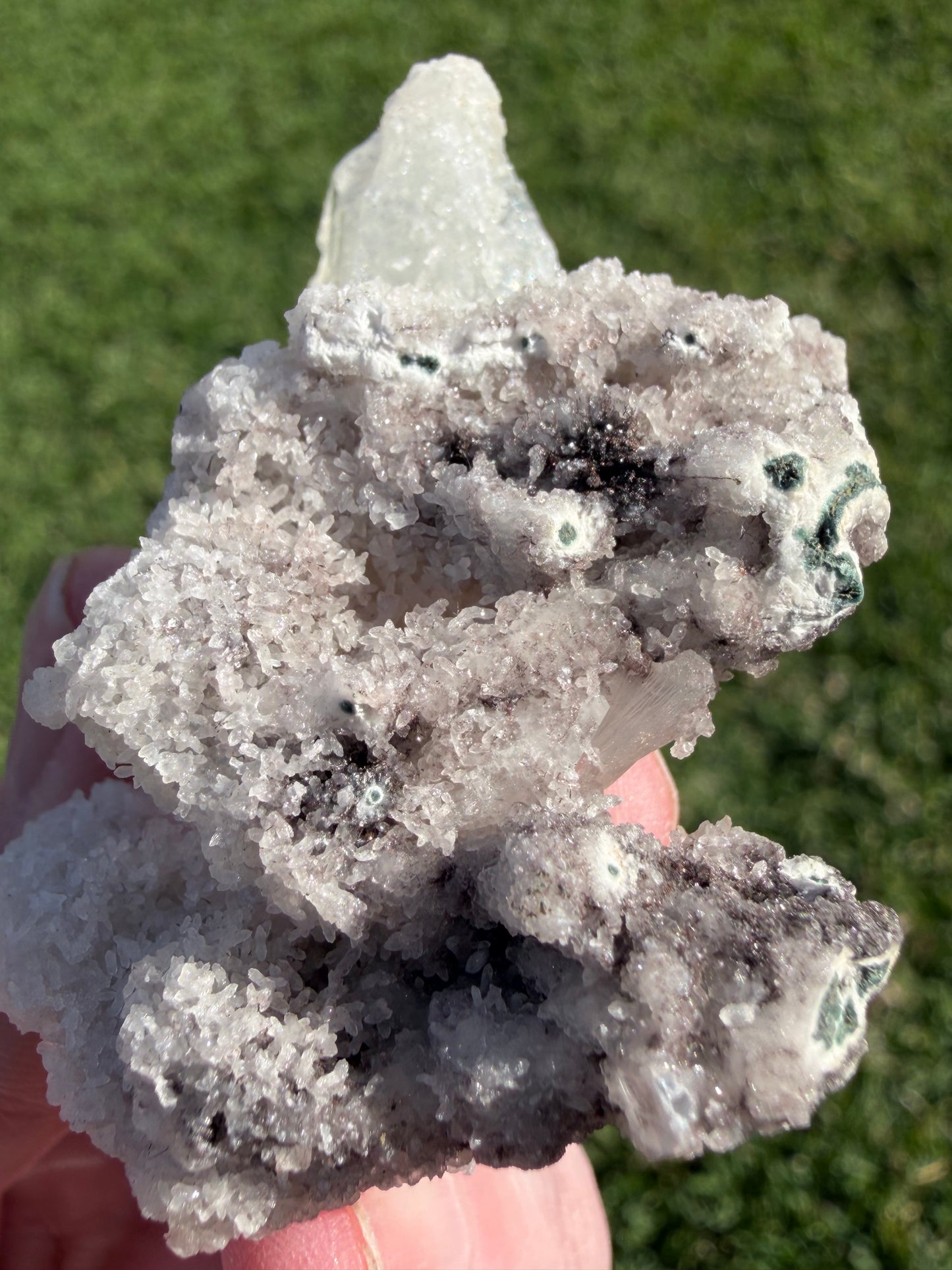 Jalgaon Apophyllite on Chalcedony with Celadonite | 33g
