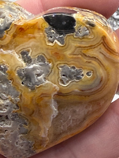 Crazy Lace Agate Heart – 90g | 5.6 x 4.6cm
