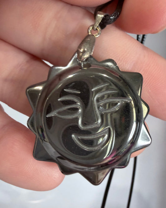 Hematite Sun Face Crystal Pendant – 3.6 × 3.4 cm