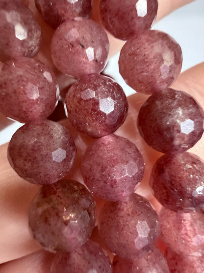 8mm Strawberry Quartz Faceted Bracelet

Love • Joy • Positive Energy