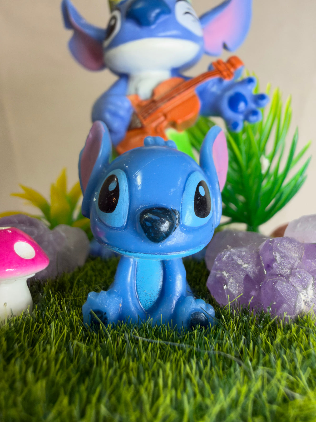 Stitch Crystal Garden with Amethyst & Ukulele Figure – 6cm