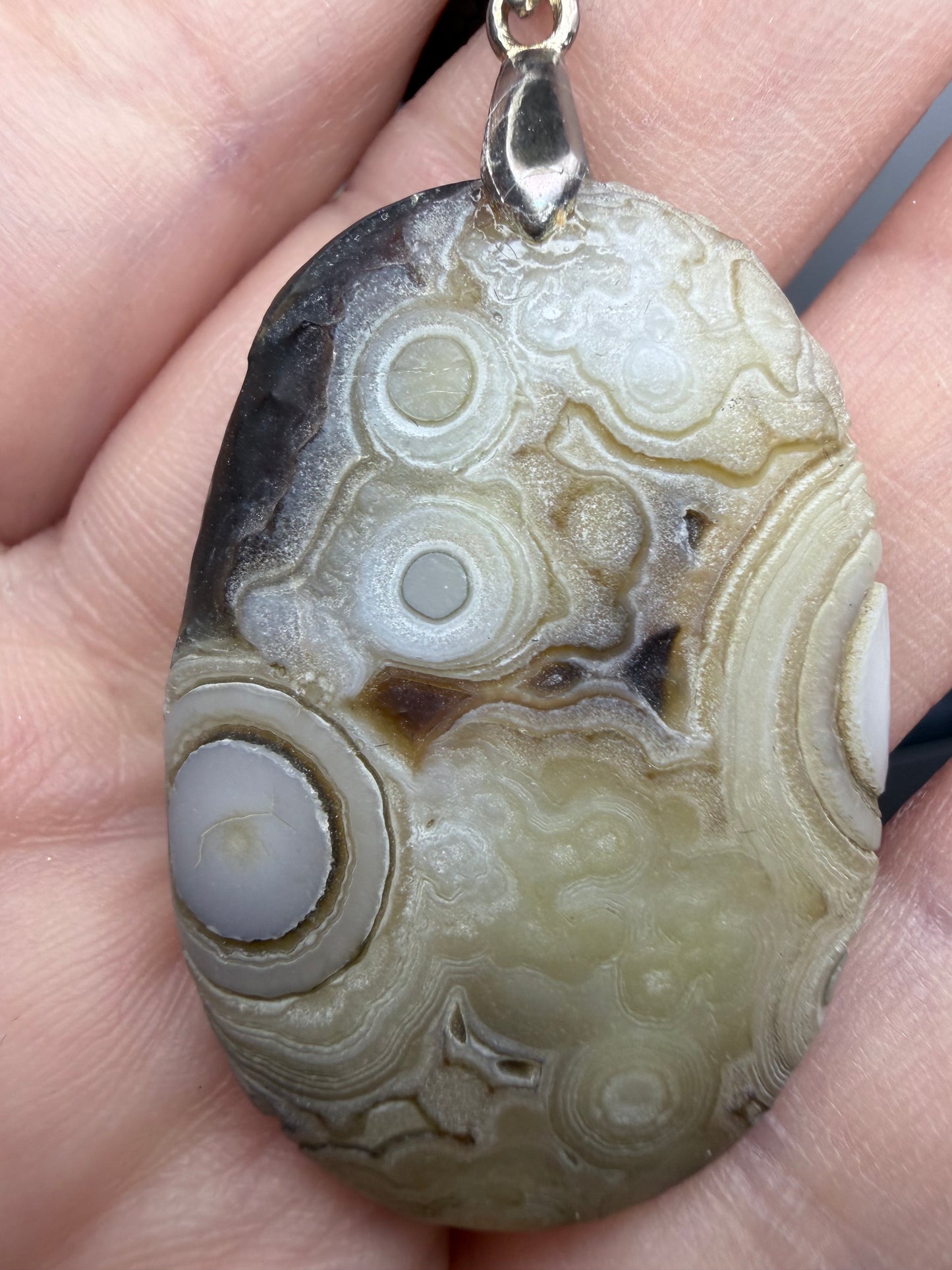 Gobi Eye Agate Pendant – Rare Desert Agate | 4cm