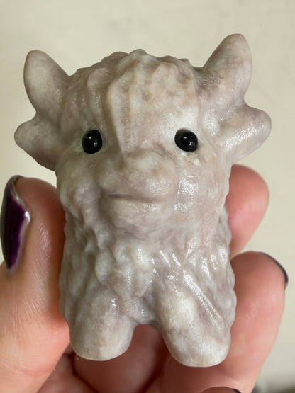 Blush Pink & Cream Highland Cow Carving – 5–6 cm