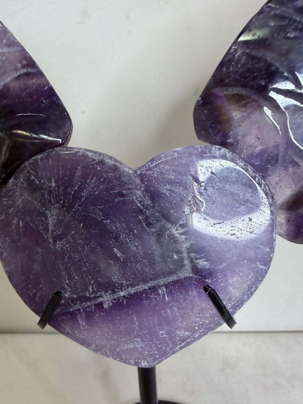 Amethyst Angel Wings with Heart on Stand – 25cm