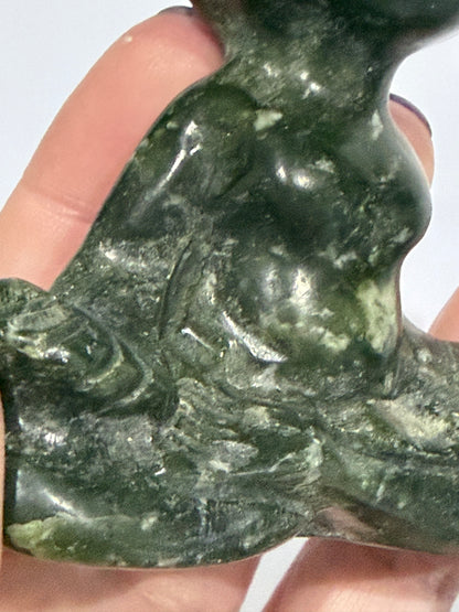 Serpentine Yoga Frog Carving 7.8cm