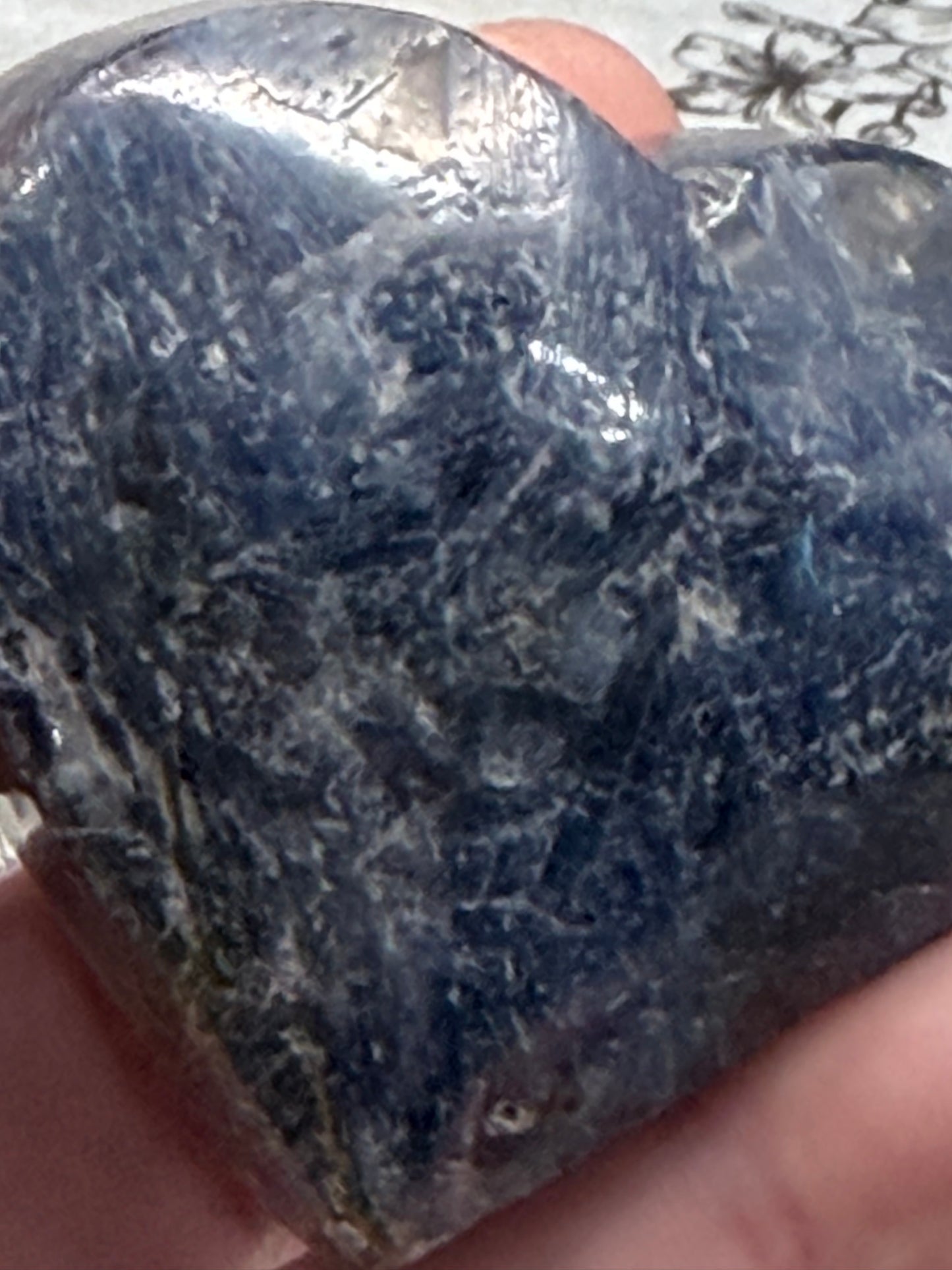 Kyanite Heart (Self-Standing) – 5 x 4.6cm | 103g