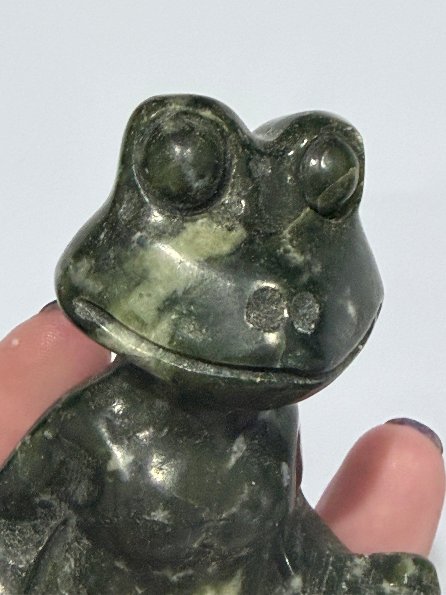 Serpentine Yoga Frog Carving 7.8cm
