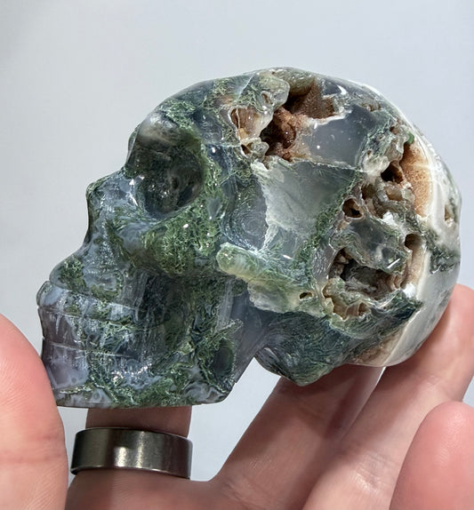 Moss Agate Druzy Skull – 8cm 277g