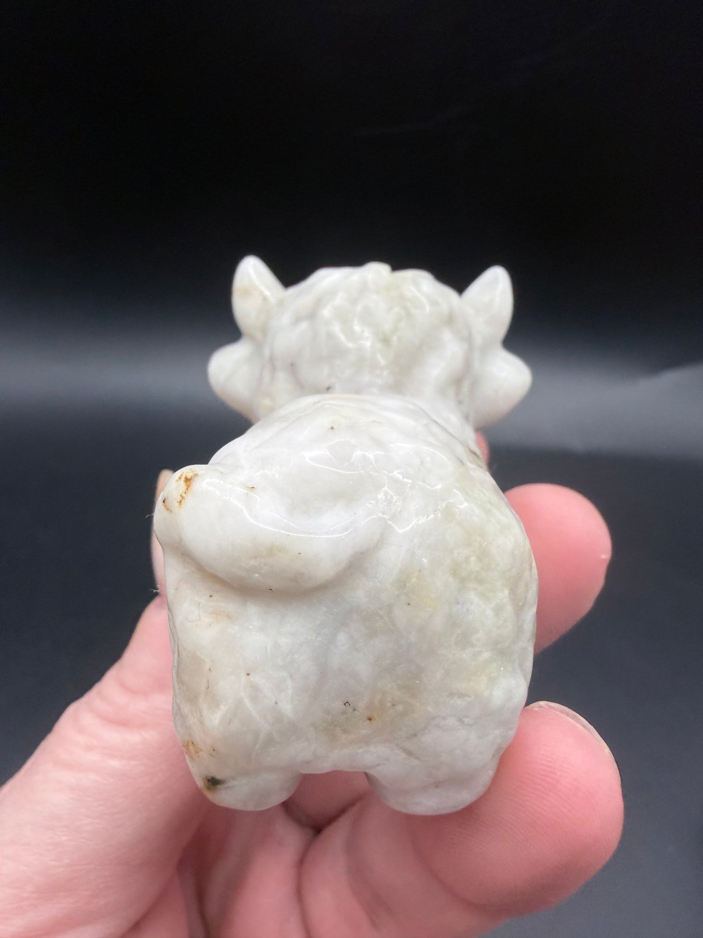 Tiffany Stone Highland Cow Crystal Carving – 5.5cm