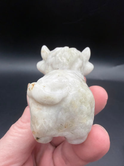 Tiffany Stone Highland Cow Crystal Carving – 5.5cm
