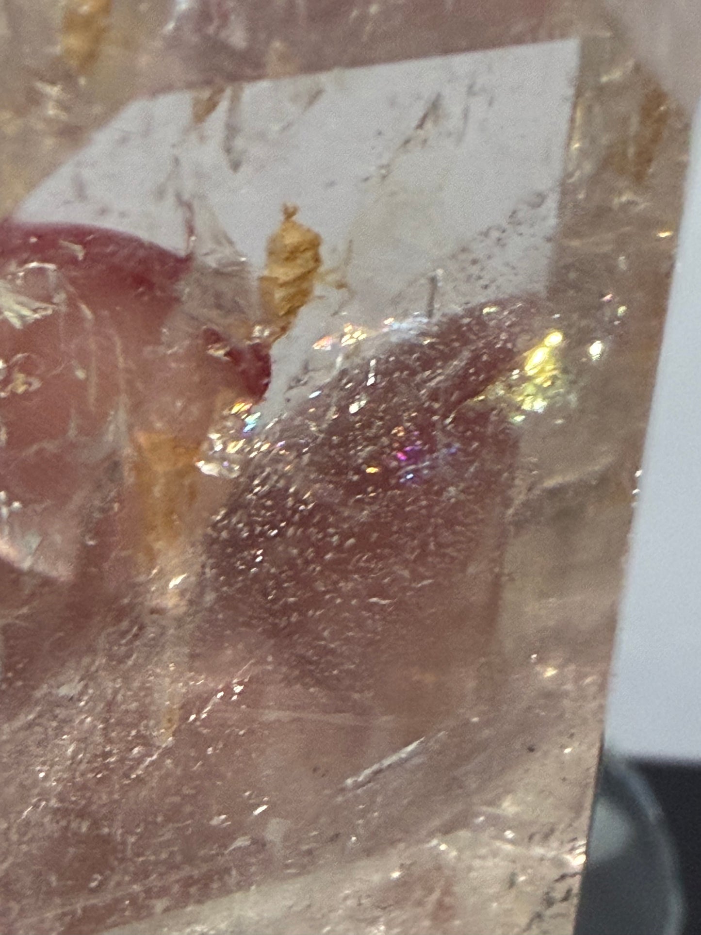 Clear Quartz Point with Iron Inclusions – 6.2 × 4.8 cm