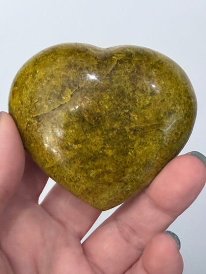 Green Opal Heart with Stand – 165g | 7 × 6.3cm A