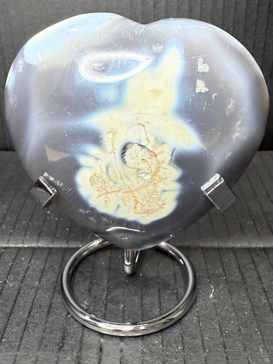 Orca Agate Heart on stand - Crystal wonderland By Lisa