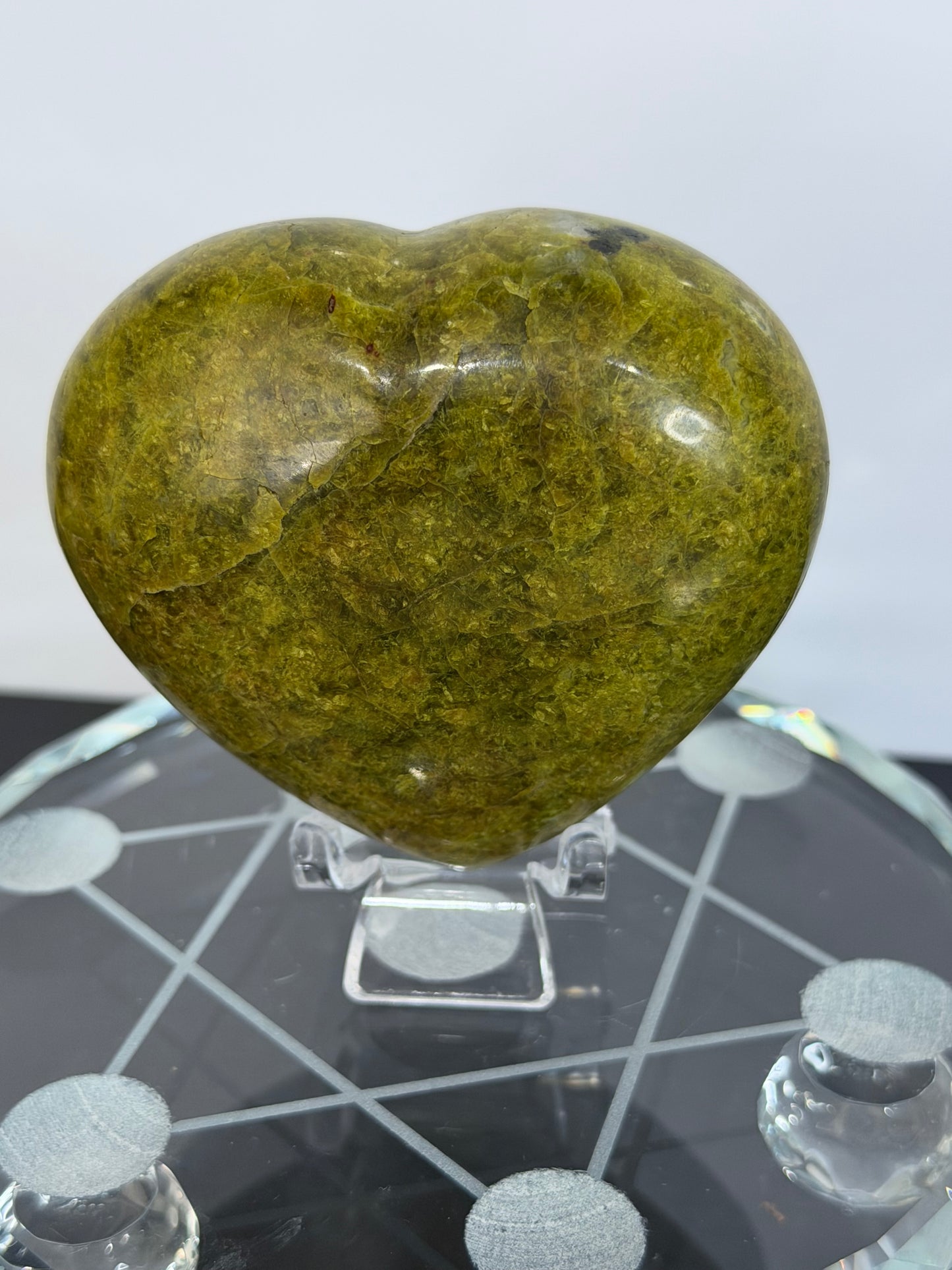 Green Opal Heart with Stand – 165g | 7 × 6.3cm A