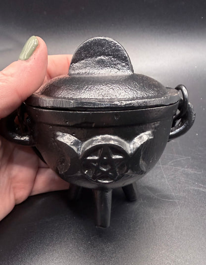 Cast Iron Triple Moon Cauldron 7.5cm