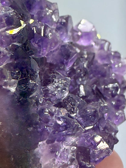 Amethyst Druzy Heart Cluster With Stand – 5cm (B)