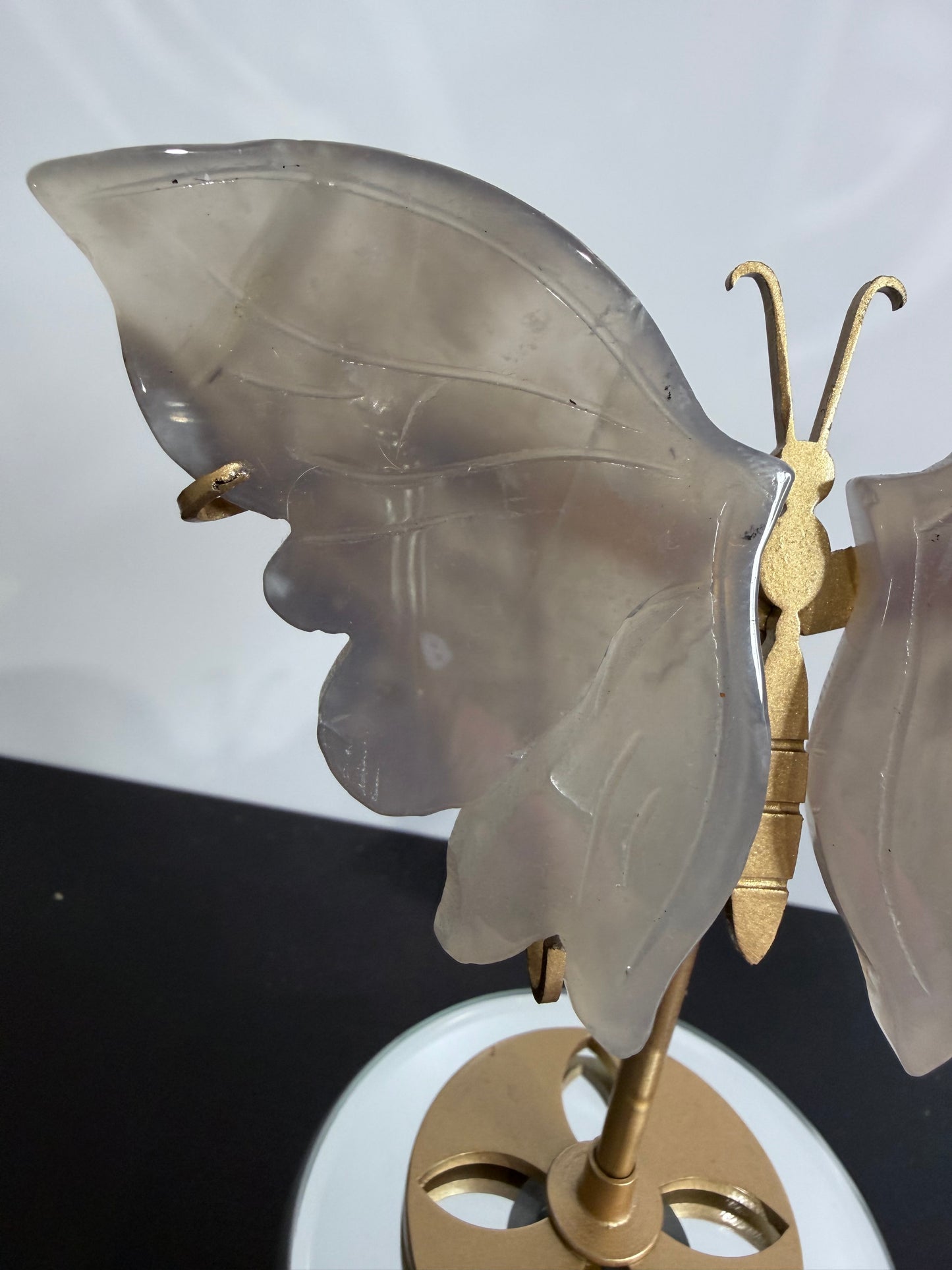 Grey Agate Butterfly Crystal Display on Stand – 15 cm

Calm • Balance • Gentle Grounding