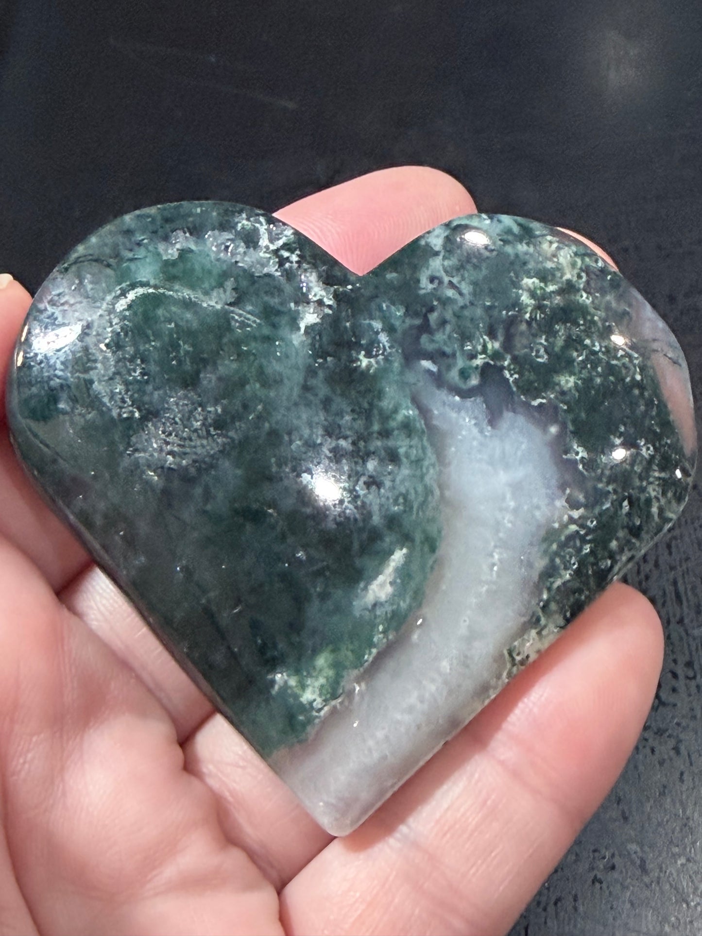 Natural Moss Agate Heart – Crystal Heart with Quartz Feature | 6.6 x 5.8 cm | 79g D