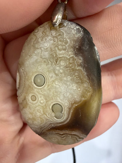 Gobi Eye Agate Pendant – Rare Desert Agate | 4cm