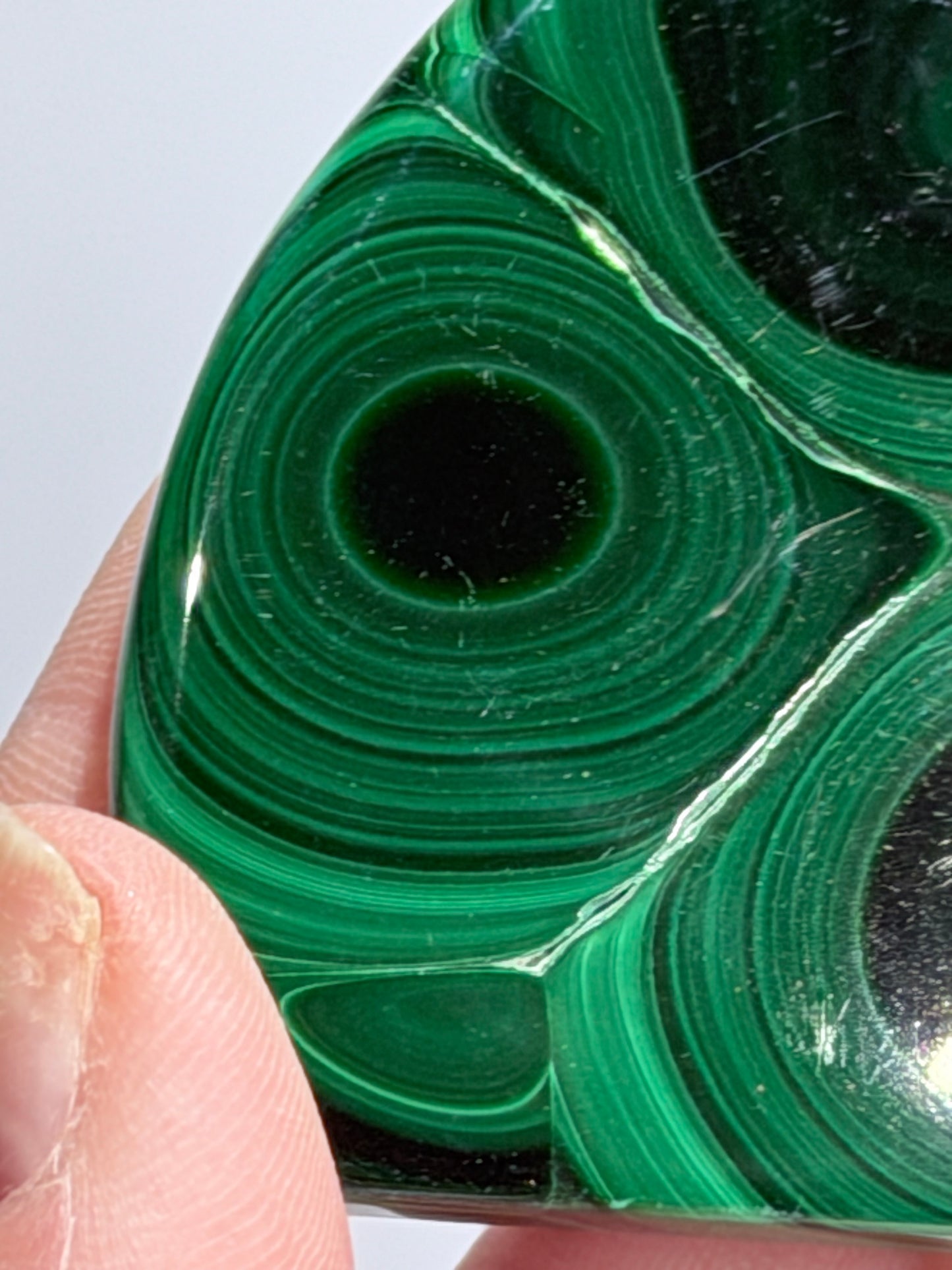 Malachite Freeform With Stand – 5.7cm (B)