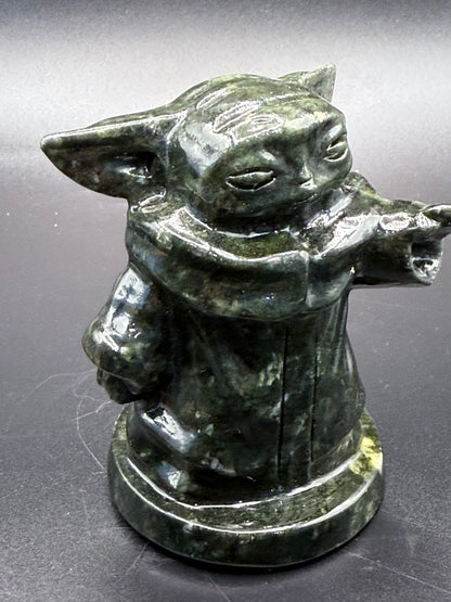 Yoda Figurine Serpentine Jade 515g 10cm