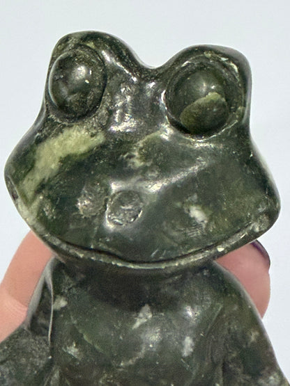 Serpentine Yoga Frog Carving 7.8cm