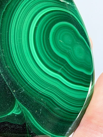 Malachite Freeform With Stand – 5.7cm (A)