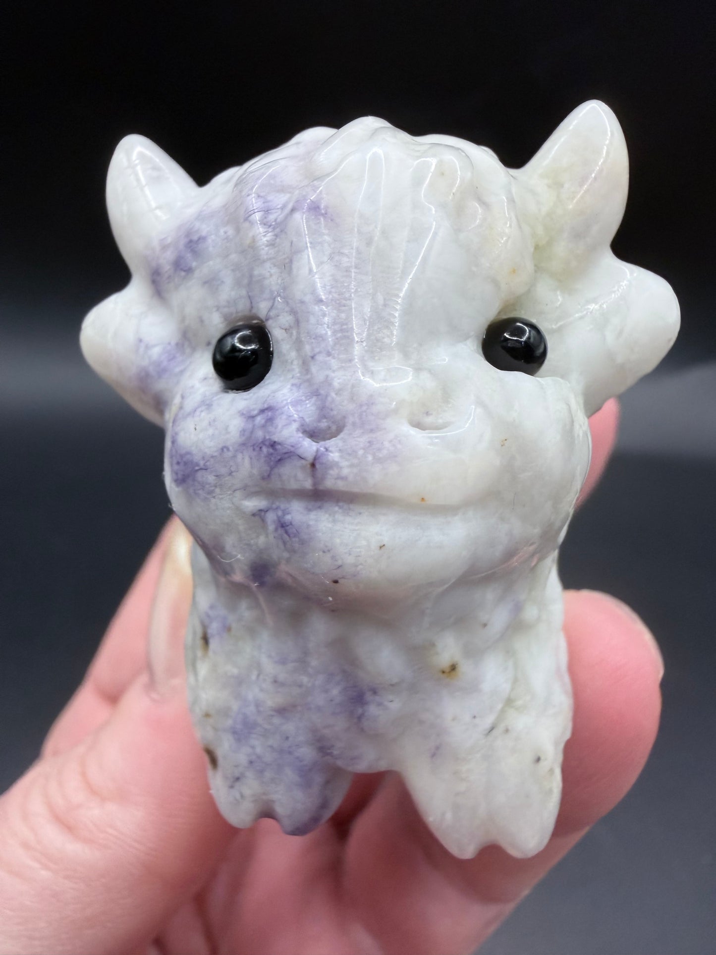 Tiffany Stone Highland Cow Crystal Carving – 5.5cm