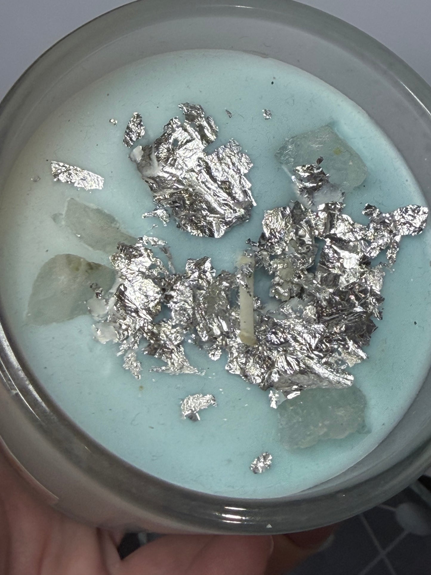 Crystal Infused Fresh Linen Soy Candle with Clear Quartz Crystals | 283g