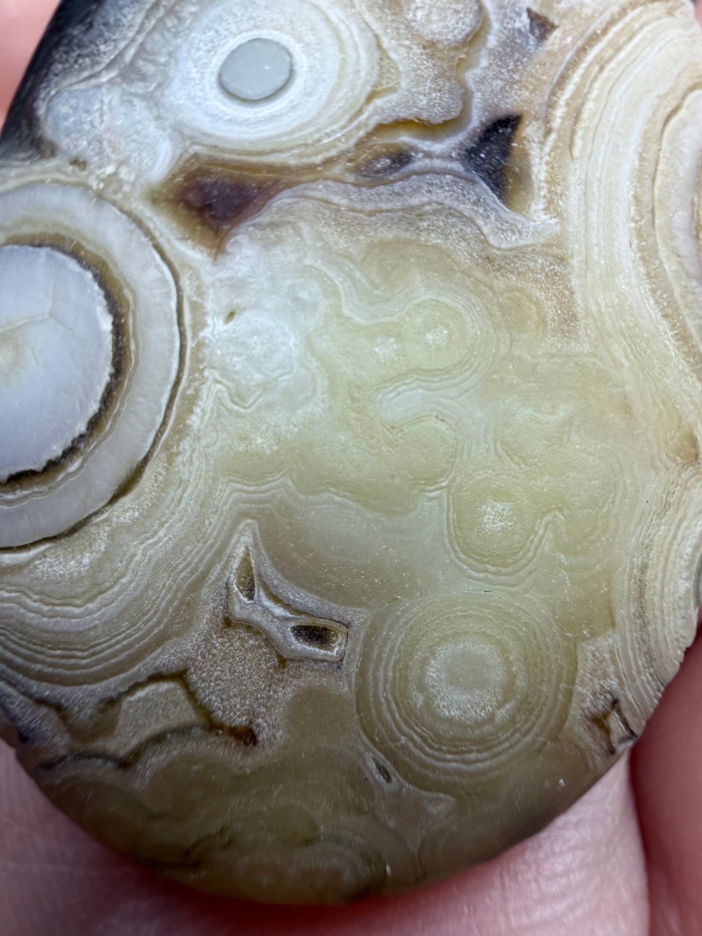 Gobi Eye Agate Pendant – Rare Desert Agate | 4cm