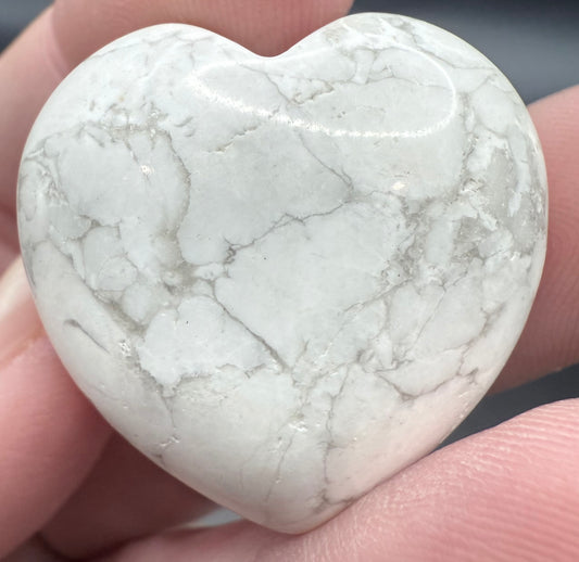Howlite Heart – 3 cm