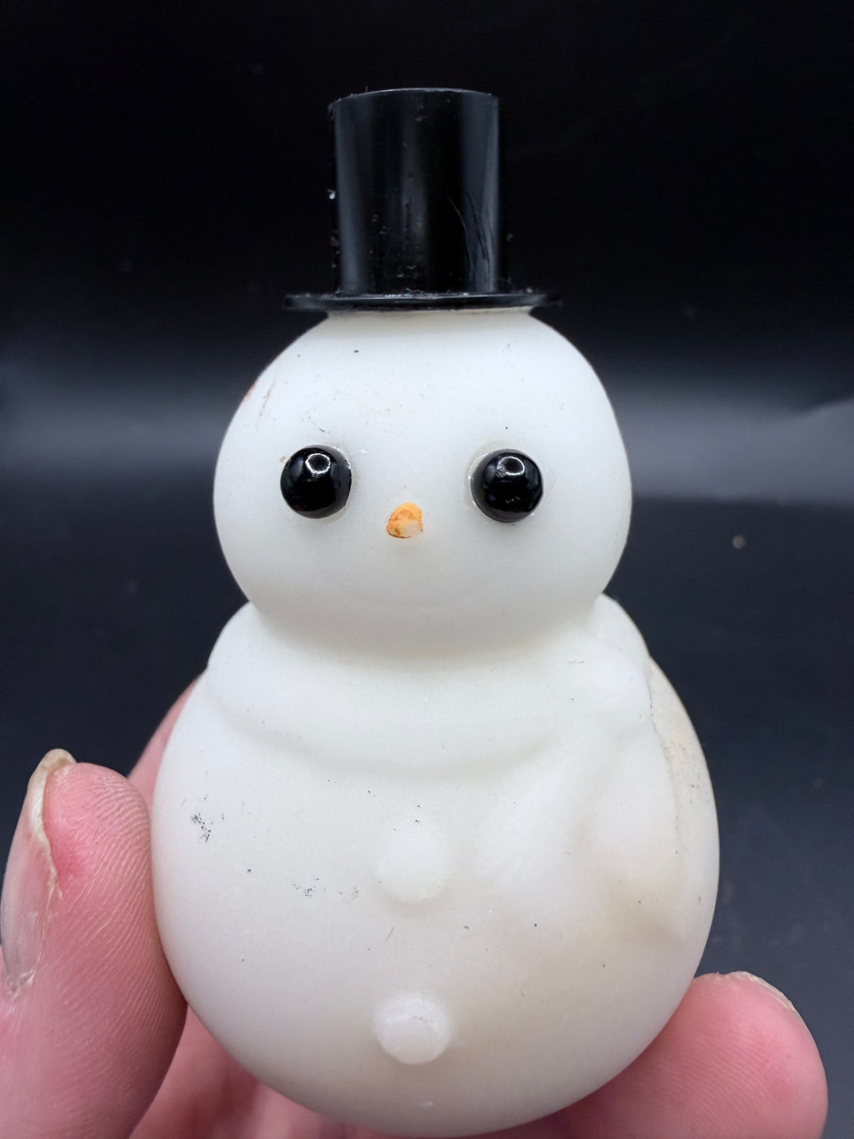 Snowman White Marble Carving with Black Top Hat – 8 cm