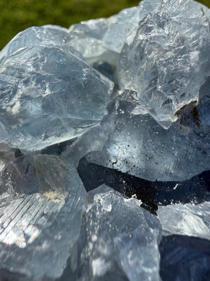 Celestite Druzy Sphere – 435 g | 6.1 cm