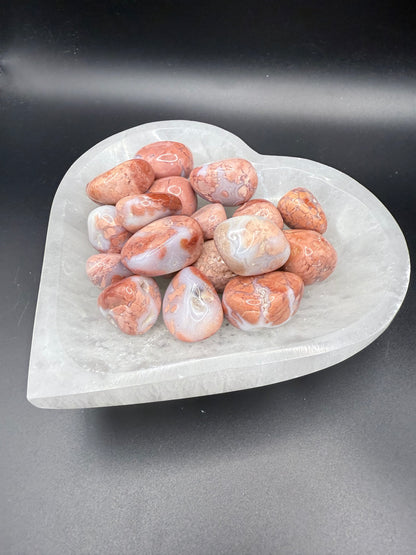 High Quality Pink Petal/ Pink Agate Tumbles
